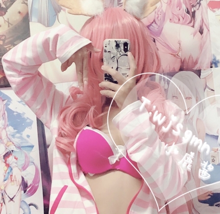 Twitter高颜值COSER《小鹿酱》原创作品