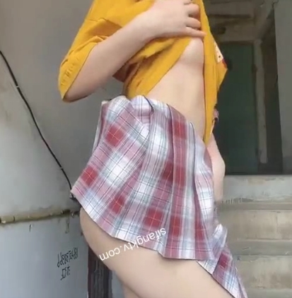 星空传媒-塔塔校花户外私拍合集