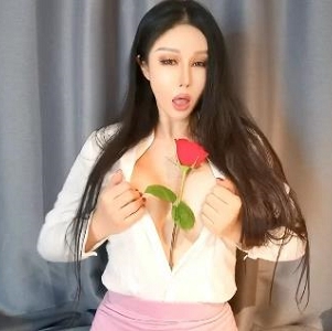 秀人网网红模特《田冰冰》新作带刺的玫瑰+