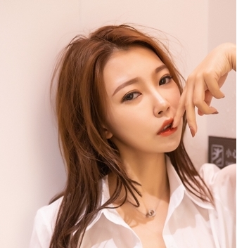 微博女神《冯木木》写真相册68套