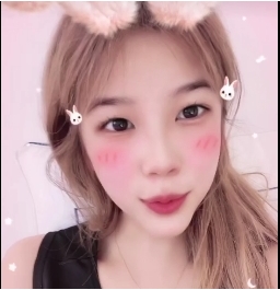 新下水抖音主播《莓小秀》