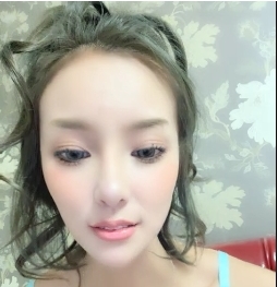 高颜值魔鬼身材极品一线天女神