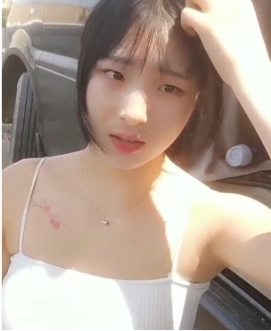 儿子直播女友给爸爸户外运动