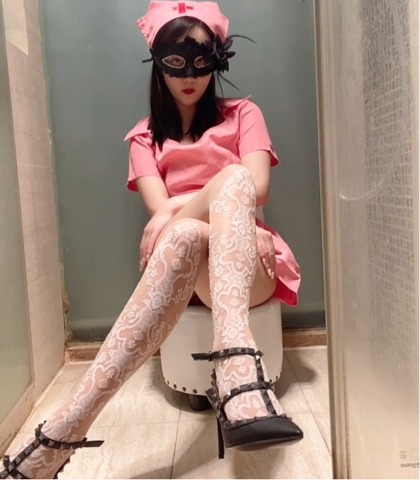 丝足少女自拍视频