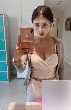 超高颜值的快手女主播于欣柔和她的热爱生活的女友安小希