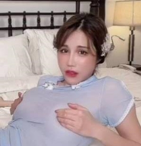 台湾网红辛尤里的奇妙旗袍：粉黛风下水作见证