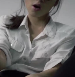 精选黑丝美女被小怪兽爆撩，免费下载1v288m视频