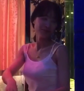 学生妹桑梦珍打粑粑视频（5部）