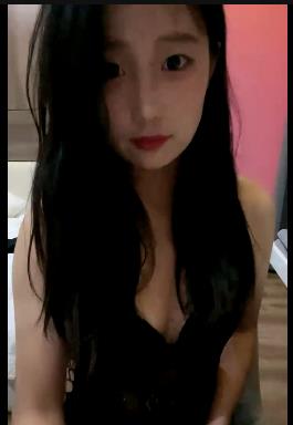 CB平台新人谷谷好养直播视频合集，3场直播1.9G，自拍精彩表现收费转平台礼物