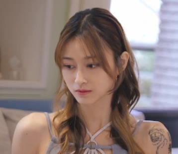 爱豆传媒新人女神芯萱合集高清视频，学习入教学