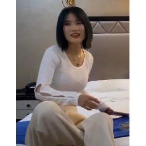 酒店约拍美女自拍视频31分钟时长3月29号拍摄