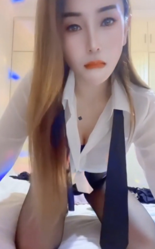 琴姐有尺度私拍福利热舞丝足诱惑合集，3.05G，103个视频片段，爽嗨不停