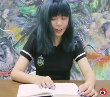 橙子大湿：小姐姐阅读体验视频集，6.2G资源下载，超有意思！