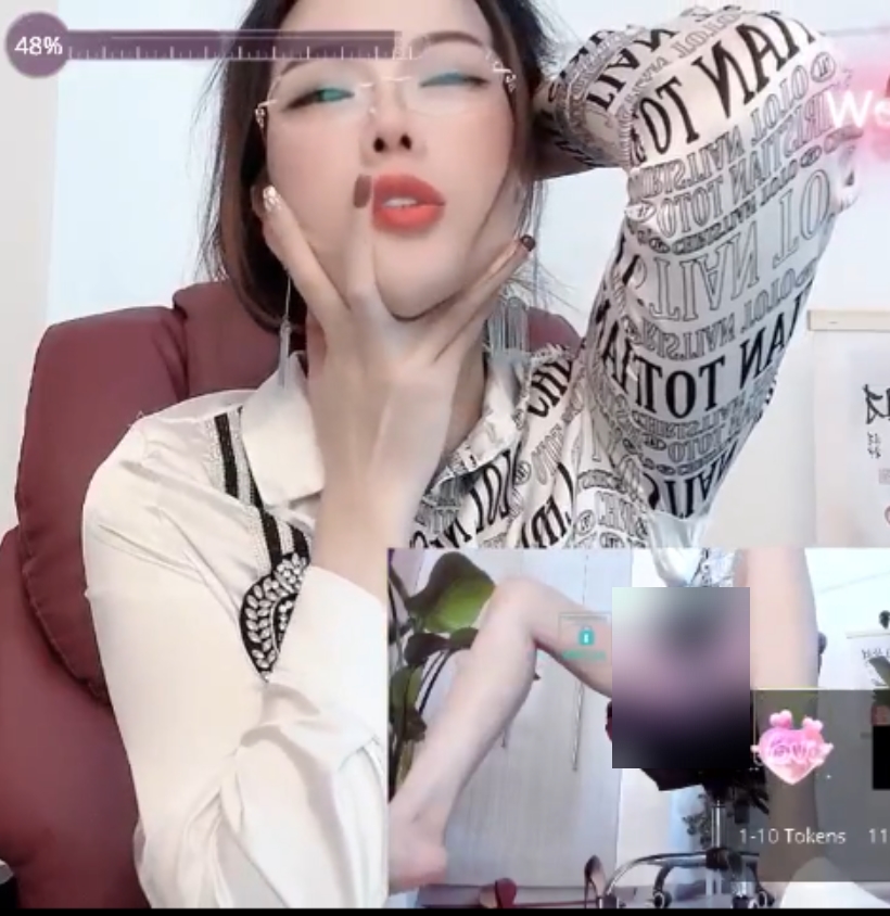 stripchat站主播kaixin-baby，8v+10g视频百度盘