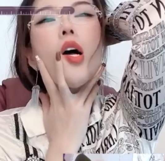 stripchat站主播kaixin-baby，8v+10g视频百度盘