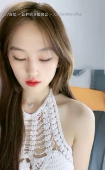 露露：全方位展示的腿模女神舞蹈录制