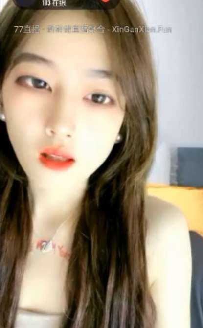 露露：全方位展示的腿模女神舞蹈录制