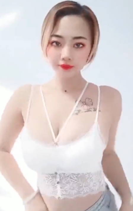 《刘貂蝉最全定制大合集127部：热舞诱惑私拍展示有趣》