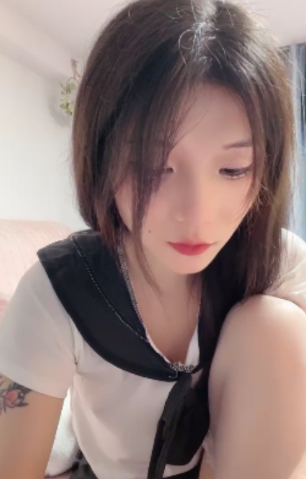 学生服装奇怪玩具深擦甜美乖巧收费房地上玩弄位视频