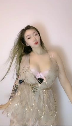 女神主播欣妹舞蹈合集，多款视频尽显舞技风采