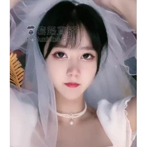 Vinni套路直播：颜值超竿娆身材极好，小脚小姐姐，视频时长1分36秒-1分45秒