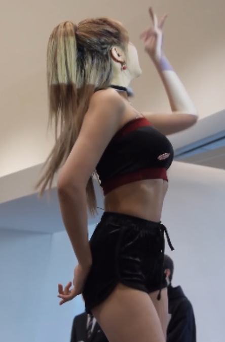 女团成员韩雅热舞视频17v3.2g，下载收藏百度115