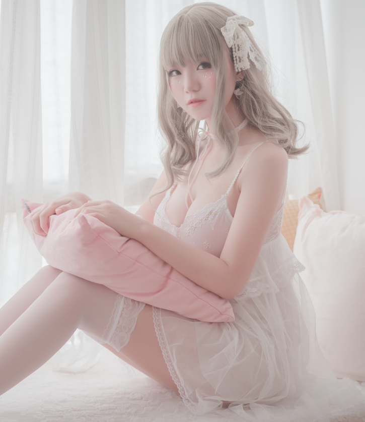 Yoko宅夏26套8.3g作品：网红COSER魅力无限