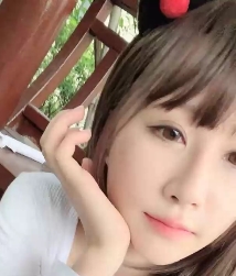 少女学生服玩奇怪玩具