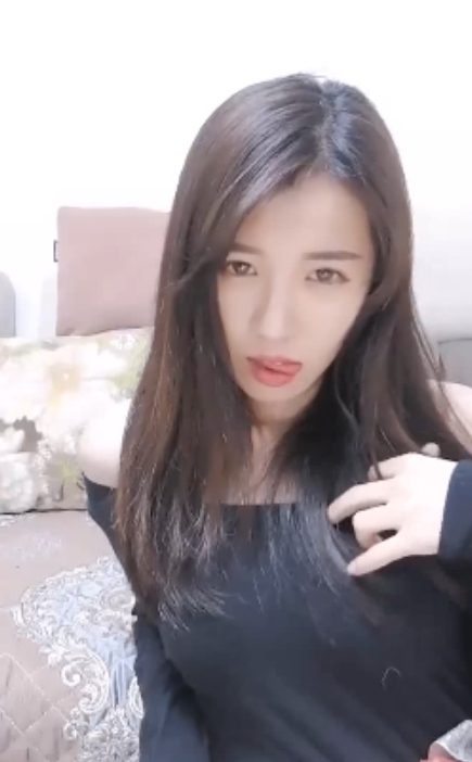 甜美妹子菲菲：38g直播合集震撼上线