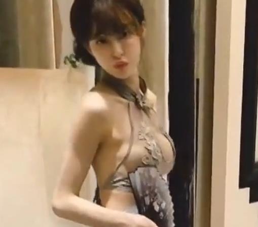 SWAG女神Cartiernn：颜值身材一级棒，退出演艺圈却依旧魅力无限，14个视频总计3.7G，不容错过！