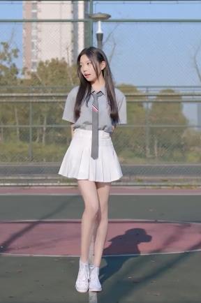 欣小萌换脸合集50MB：B站绅士必备，精选网红抖音视频