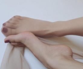 萌兰酱：开放女神的小脚足迹展示，精品佳作5.7G视频合集