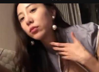 用嘴吃鸡吞金大合集第一弹：短视频情侣自拍，中日韩对白，胶原蛋白好友同乐[83V-3.8G]