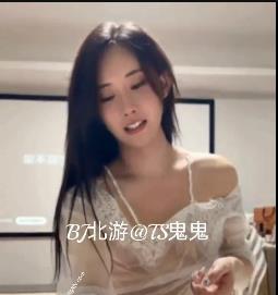 TS大神BJ大佬3G资源短作品，小姐姐漂亮用嘴互动打H机图集100V