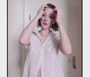 露脸抖音风反差婊第2弹：女神合集[100V-1.7G]，一镜到底，换人下载观看