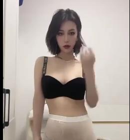 atestvideoinwhichsheshowcaseshertalentforself-shotvideosinvariouscaroutfits.Don'tmissoutonthisrisingstarandhertantalizingcontent!GetatasteofZhouZhou'sworldwithherexclusivevideosnow!