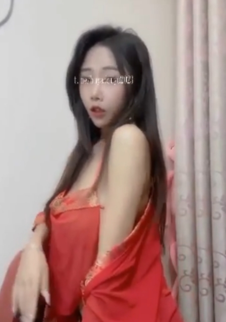 土豪主播小花私拍定制节目，视频大小2.08g，收藏36次，百度搜索量达115次