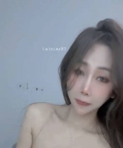 土豪主播小花私拍定制节目，视频大小2.08g，收藏36次，百度搜索量达115次