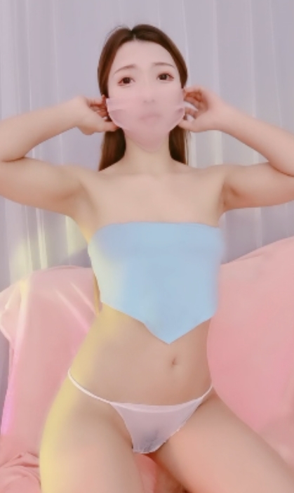 诱人尤物:实习女星足系列3V和3.1g视频火爆上贤妗