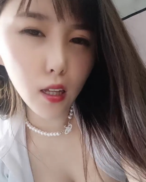 温暖母牛与可爱小羊：66个视频，9.8克大小