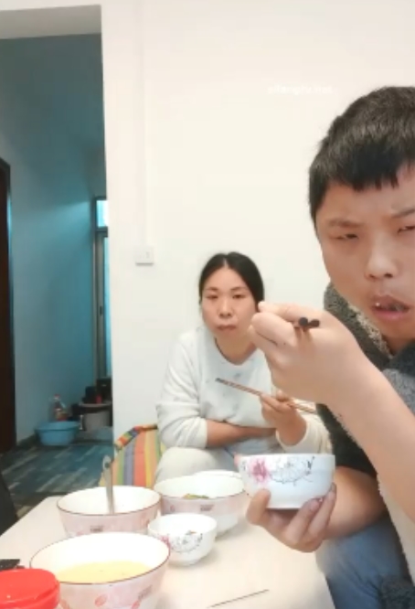 成都亲子大姨乱来：20小时高清视频合集，打粑粑释放自我