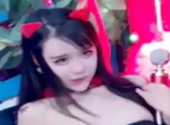 恋夜妮子：视频收藏达115条，精彩内容不容错过