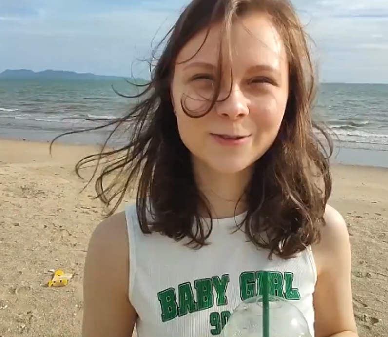 嫩颜神级博主LamaGrey189岁，白人颜值稚嫩，24个视频总计3.96GB，P站最新资源