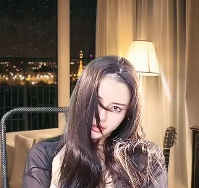 金粉世家香蜜儿：唯美古风自拍视频，48分钟超热门资源，身材完美道具秀下载观看