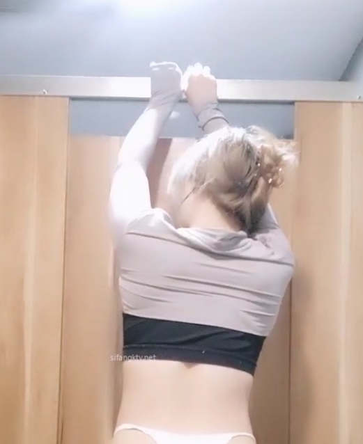 翘臀桃桃，健身房妹子，新增视频，4月31v，百度ED2K收藏