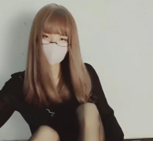 TS-jinwanxuan1999推掏柘集：39V，3.5G视频，新颖玩法引人注目