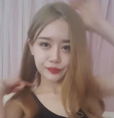 网红初瑞雪《抖音风变身舞》高质量合集