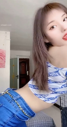 《蛋黄很哇塞》视频合集：百度云永久链接，109个视频，总计704兆，荤素皆有，尺度大开！