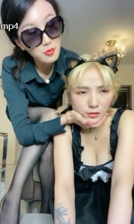 逗趣舔脚秀：苏曼老师16V6.3G视频集