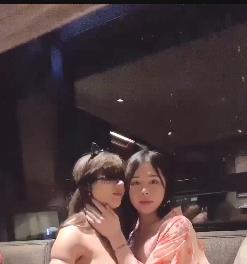 TS系列：酒店C靓女张思妮床上弄卫生间后推车释放的稀缺资源